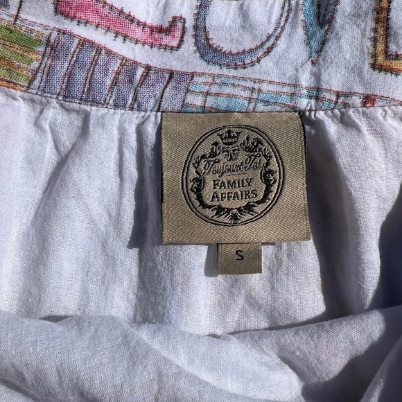 Cute “love” women’s miniskirt, size S - Picture 2 of 2